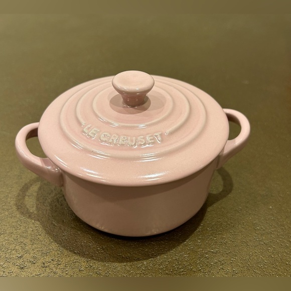 Le Creuset Shell Pink Stoneware Mini Cocotte Petite Casseroles 8oz NIB - Picture 3 of 10